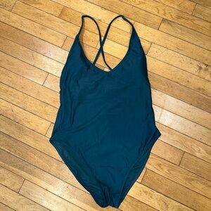 Woman’s Girlfriend Collective one piece swim bathing suit